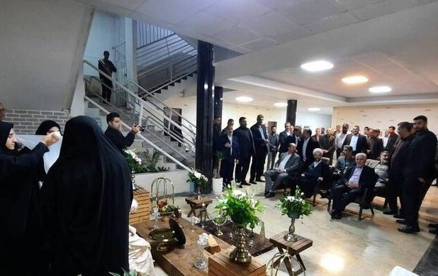 آزادی پدر زندانی و حضور در جشن عقد دخترش