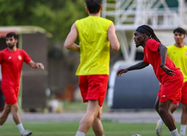 توضیح باشگاه پرسپولیس در مورد محرومیت مهاجم جدیدش