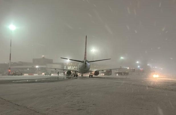 هشدار فرودگاه مشهد در پی پیش‌بینی بارش سنگین برف