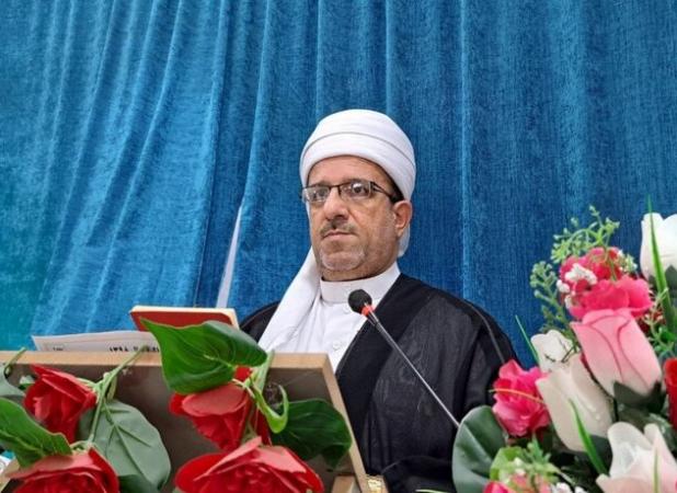 امام جمعه روانسر: ریشه مشکلات امروز در دوری از خدا و ترک استغفار است