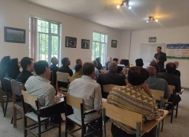 کارگاه آموزشی پیشگیری از بیماری‌های دامی در مشگین‌شهر برگزار شد