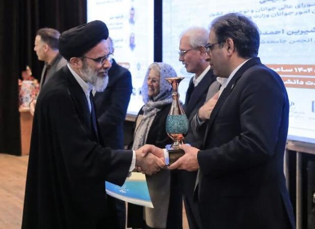 تبلیغات اسلامی در بین دستگاه‌های برتر جوانی جمعیت آذربایجان شرقی