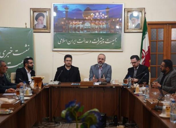 کامل نواب: شیراز به متخصصانی بدون سیاسی کاری در حل مسائل نیازمند است