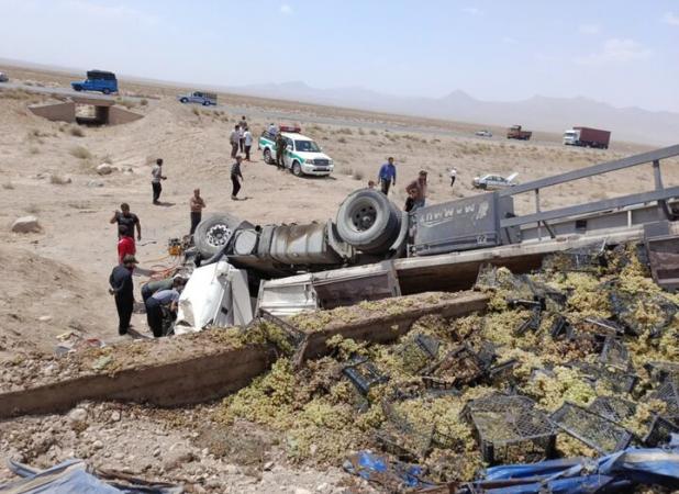 سانحه تصادف در جاده اصفهان به دلیجان پنج مصدوم و فوتی بر جای گذاشت