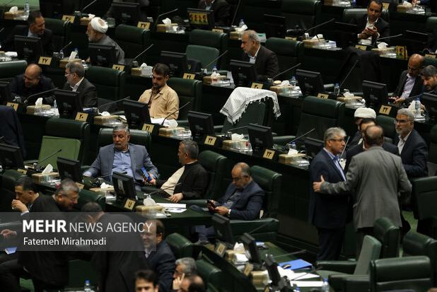 تقاضای تحقیق و تفحص از عملکرد سازمان منطقه آزاد اروند تصویب شد