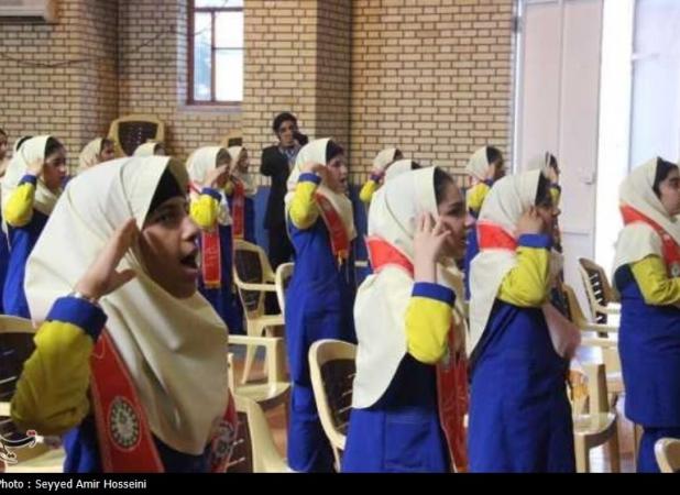حضور ۸۰۰۰۰ دانش‌آموز جدید اتباع در کلاس اول