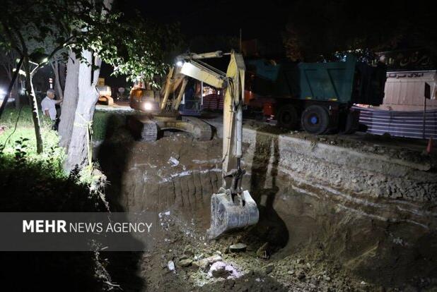 بازسازی خط اصلی فاضلاب شمال اصفهان؛ خیابان لاله بزودی بازگشایی می‌شود