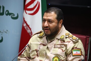 لحظه نجات جوان ۱۹ ساله از سقوط خودخواسته توسط پلیس میامی