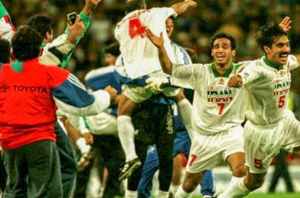 برای ۸ آذر که نماد شادی ملی شد؛ روزی که مردم با تیم ملی فاصله نداشتند