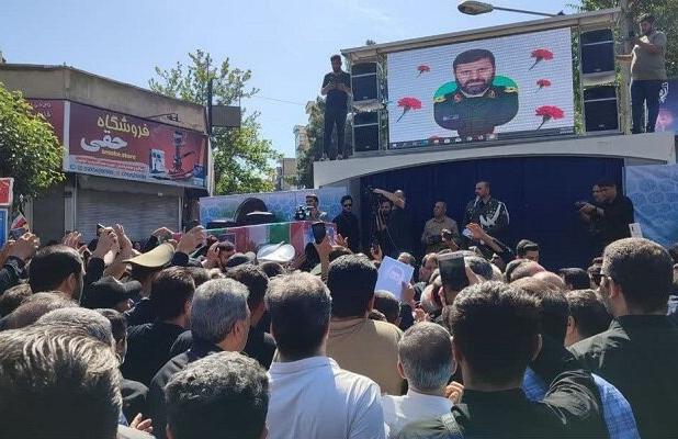 پیکر فرزند شهید ری بر دوش مومنین قبله تهران
