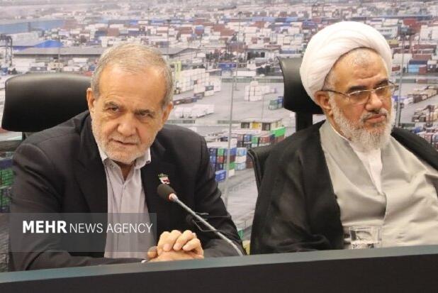 پزشکیان: بسترهای سرمایه‌گذاری برای ایرانیان مقیم خارج فراهم می‌شود