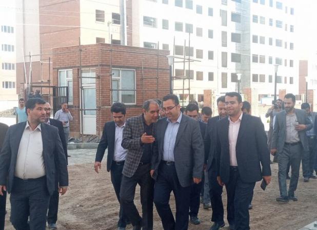 بازدید معاون وزیر راه و شهرسازی از پروژه‌های نهضت ملی مسکن در قم