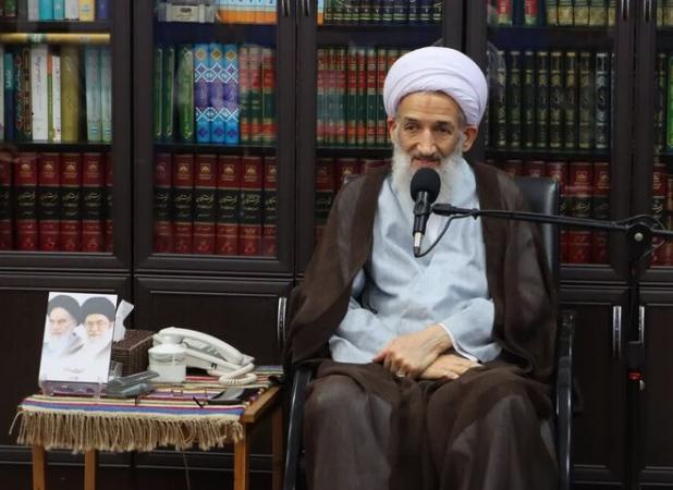 عمود خیمه جامعه رهبری است؛ حمایت قاطع از ولایت فقیه