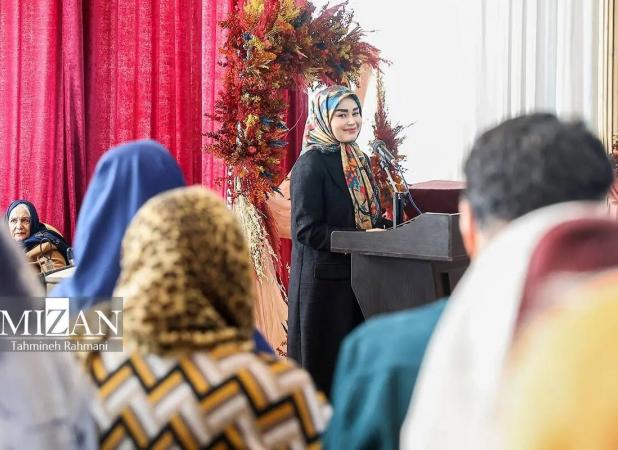 چهره خندان همسر عباس عراقچی در بازارچه خیریه