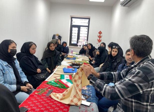 برگزاری تور آشناسازی دانشجویان با صنایع دستی حوزه سیستان