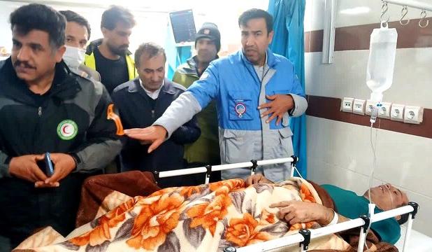 اعزام ۵ مصدوم حادثه واژگونی اتوبوس تهران- یاسوج به اصفهان با بالگرد