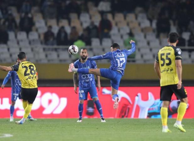 پیروزی دراماتیک استقلال برابر سپاهان/ ساپینتو صدرنشین را برد تا بماند