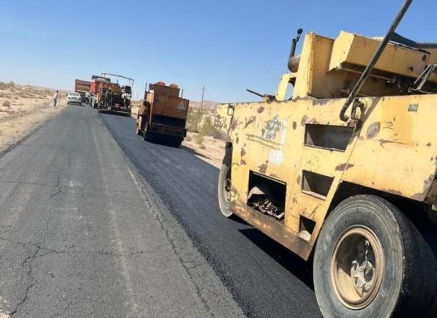 عملیات آسفالت محور روستایی سرخه در حال اجرا است