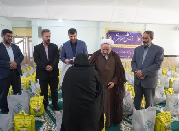 رزمایش سراسری اهدای ۴۰۰ سبد حمایتی ویژه خانواده زندانیان خراسان‌جنوبی