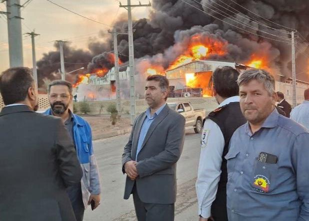 بالاکتفی: سه واحد تولیدی اشکذر در آتش می‌سوزد