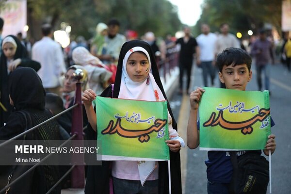 برپایی جشن ۳ کیلومتری غدیر در خرم‌آباد