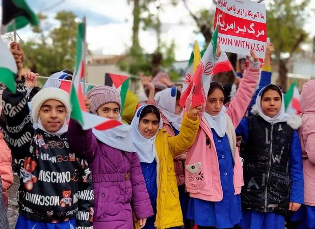 شکوه حضور گروسی ها در راهپیمایی یوم الله ۱۳ آبان