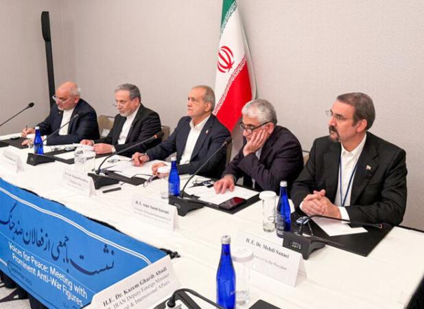 پزشکیان در دیدار با فعالان ضدجنگ: تحریم‌ها پایان راه نیست