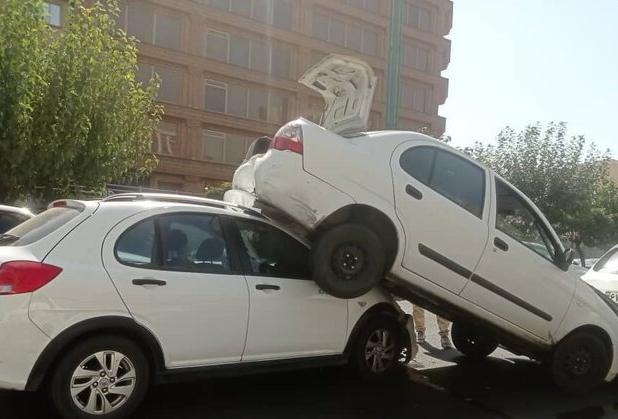 تصادف زنجیره ای در بزرگراه هاشمی رفسنجانی تهران