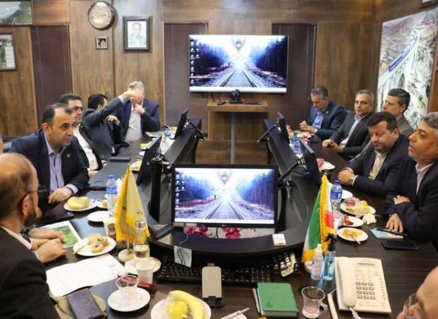 رحمت‌نژاد: هم‌ افزایی دستگاه‌ ها کلید توسعه لجستیک ریلی گیلان است
