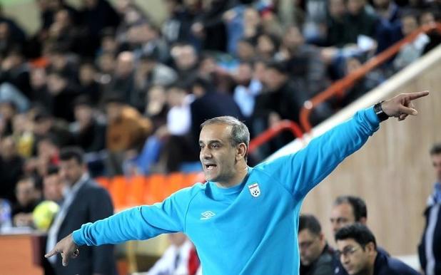 سرمربی مس سونگون: به‌ خدا قسم تیم را نابود نمی‌کنم / کسی دخالت کند، می‌رود