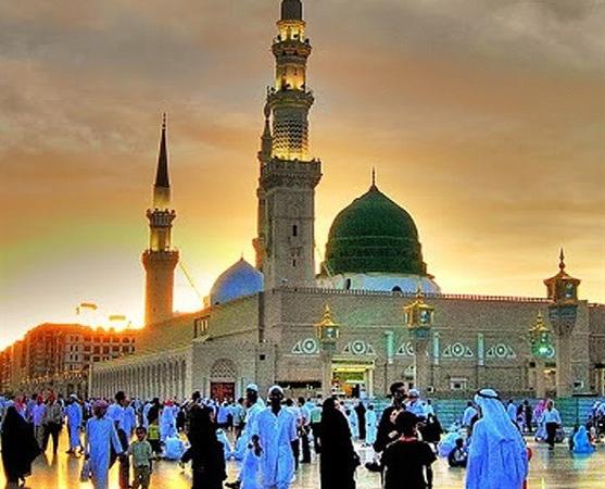 به زیارت پیامبری می‌روید که مشتاق دیدارتان است