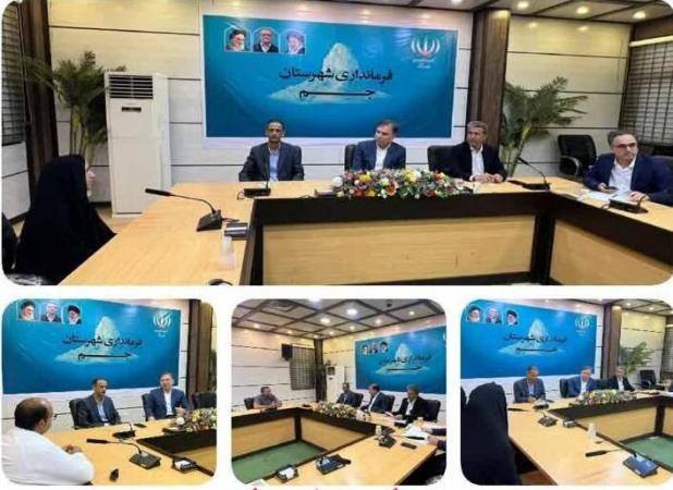 ملاقات عمومی استاندار بوشهر در شهرستان جم برگزار شد