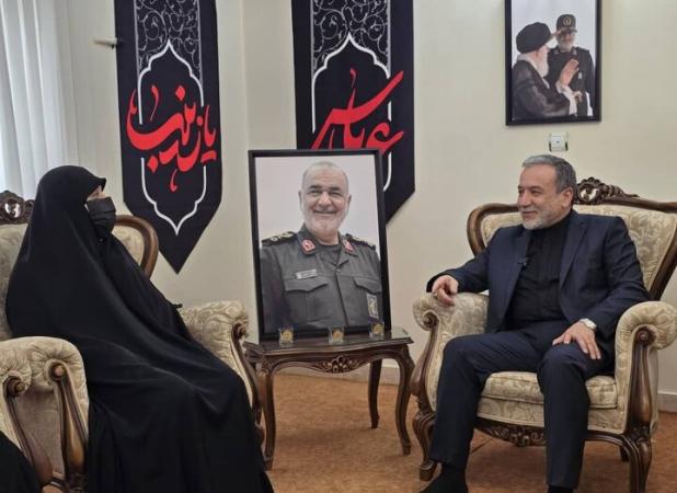 دیدار وزیر امور خارجه با خانواده شهید سردار سلامی