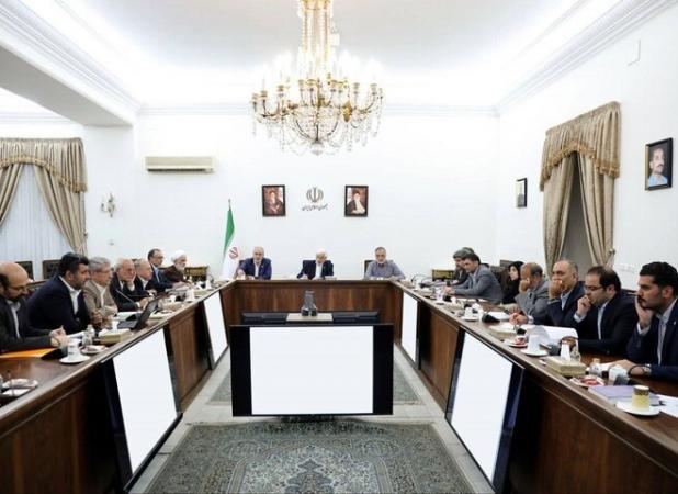 عارف: بازسازی منازل آسیب دیده تسریع شود؛ واحدهای تولیدی اولویت دارند