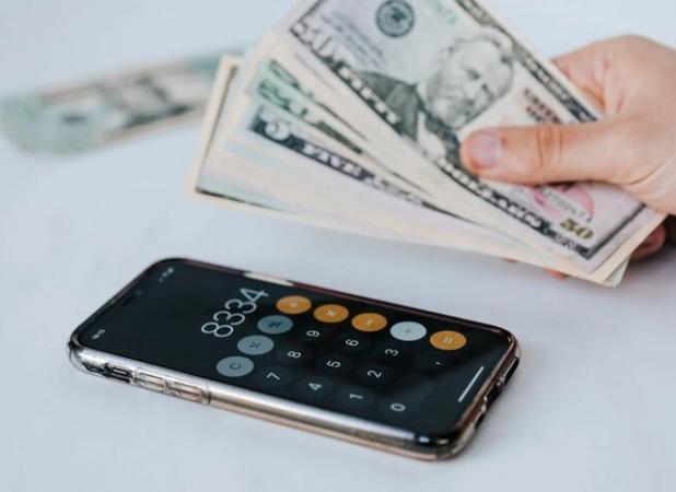 قیمت حواله دلار امروز دوشنبه ۲۱ آبان به مرز ۵۰ هزار تومان رسید