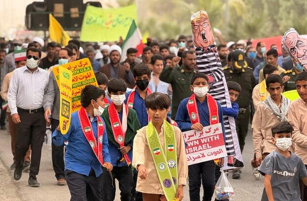 حضور پرشور مردم جاسک در راهپیمایی یوم‌الله ۱۳ آبان