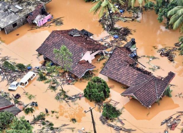 سیل و رانش زمین در این کشور ۴۰ کشته بر جای گذاشت