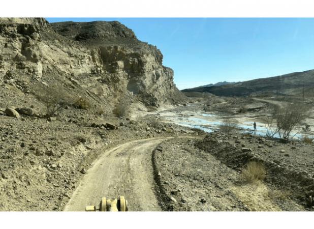 بازگشایی راه‌های کوهستانی و باتلاقی شهرستان جاسک