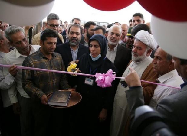 بیمارستان سردار شهید سلیمانی ورزنه پس از ۱۰ سال افتتاح شد