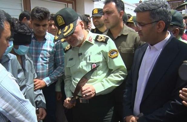 بازسازی صحنه سرقت موبایل از دختر جوان در میبد