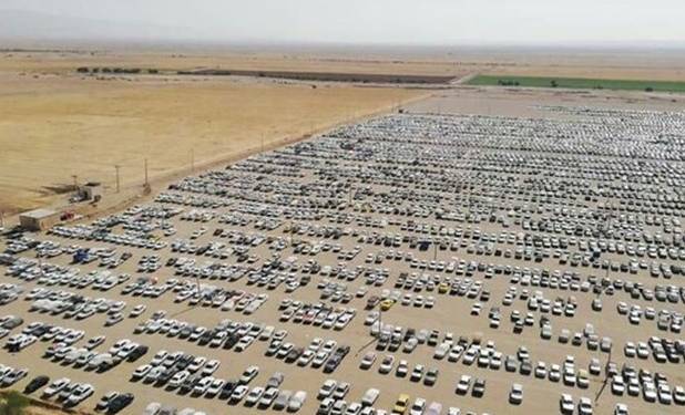 پلیس راهور خودروهای شخصی را از مسیر باز می‌گرداند