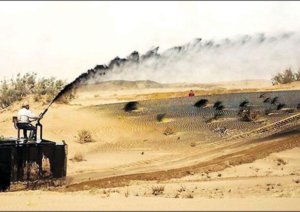 مالچ‌پاشی در 35هزار هکتار بیابان با فرمول جدید