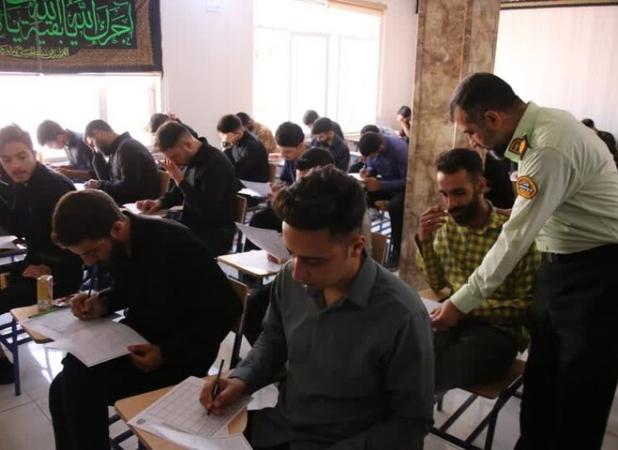 آزمون استخدامی پلیس استان سمنان برگزار شد