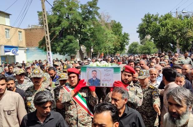 مراسم باشکوه تشییع پیکر مطهر شهید «محمد برومندنژاد» در ملایر برگزار شد