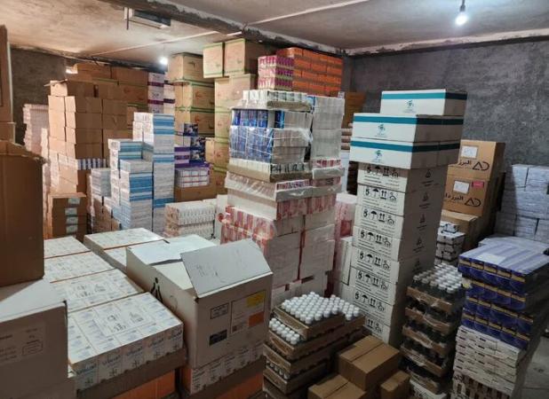 کشف انبار احتکار دارو در دلفان؛ ۲ متهم بازداشت شدند