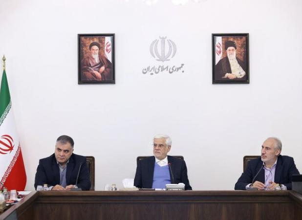 عارف: توسعه میادین مشترک نفتی راهبرد دولت چهاردهم است