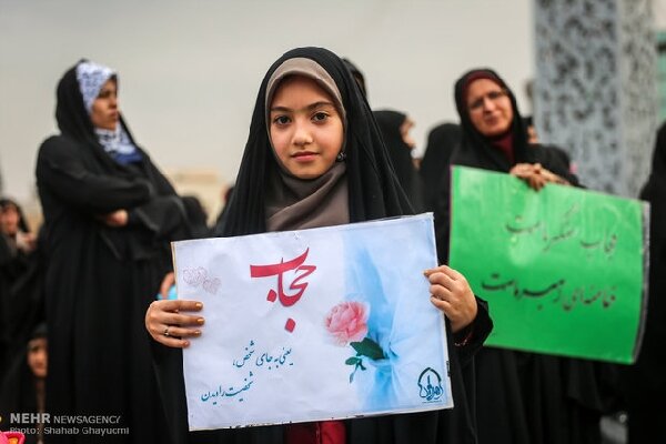 نوجوانان را به تفکر درباره حجاب دعوت کنیم