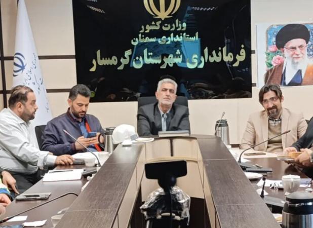 شروع طرح اصلاح هندسی میادین و بلوارهای گرمسار برای روان‌سازی تردد