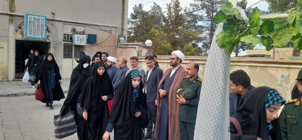 ترویج فرهنگ ایثار و شهادت در دانش‌آموزان با گسترش اردوی راهیان نور 