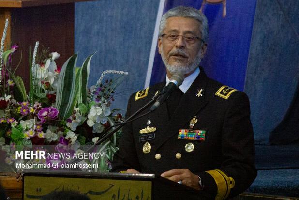 دریادار سیاری: آمادگی مردم و نیروهای مسلح در سطح بالایی است